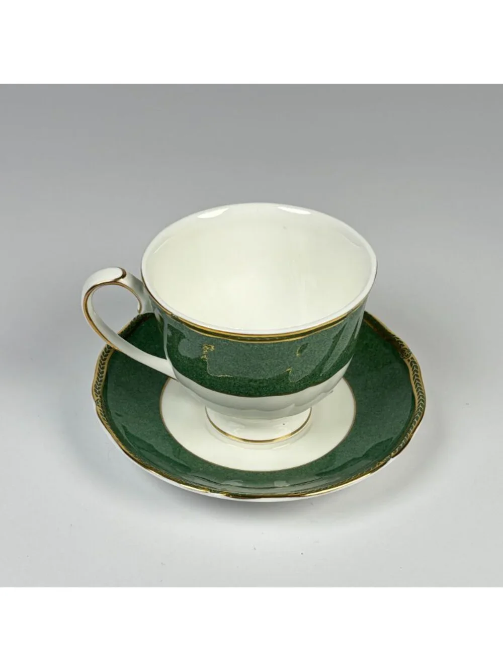 1991 Wedgwood Crown Emerald Bone China Tea Cup & Saucer Made in England